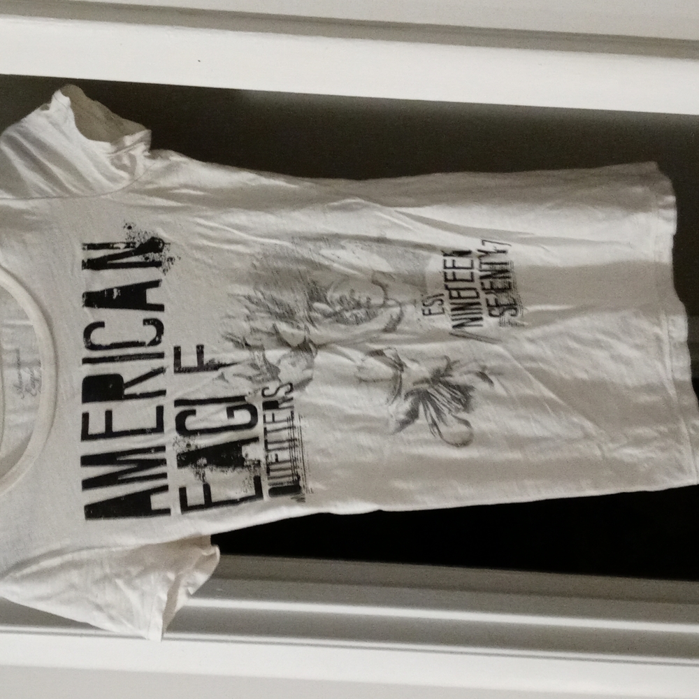 American eagle womens graphic t shirt size s